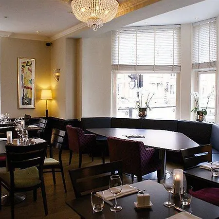The Alfred Hotel 